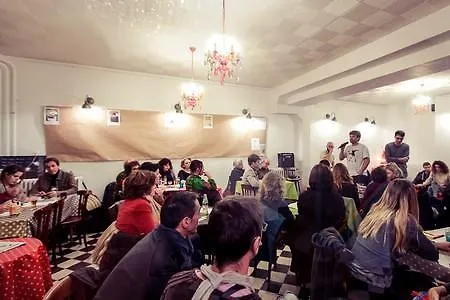 Le Baluchon Cafe-couchette Hostel Lourdes